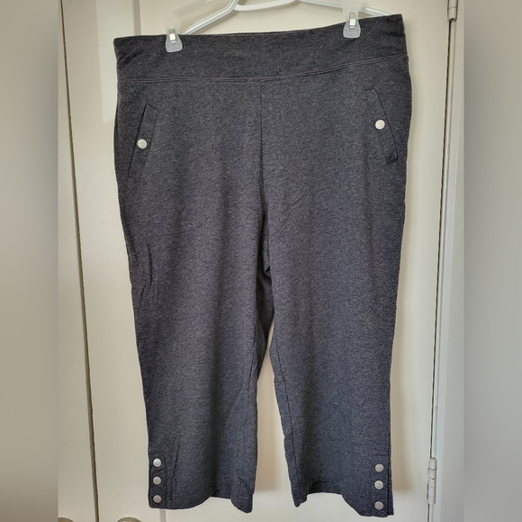 Danskin Cropped Pants - Picture 1 of 11